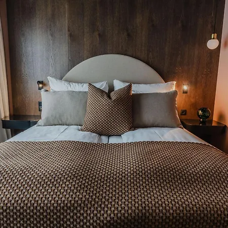 Funken 5* Longyearbyen